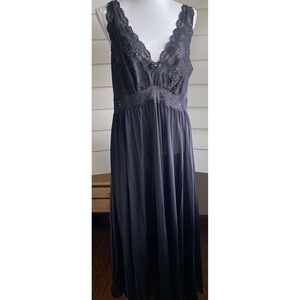 Vtg Shadowline Nightgown Nylon Lace Bodice Silky 1X Black Classic Maxi Gothic